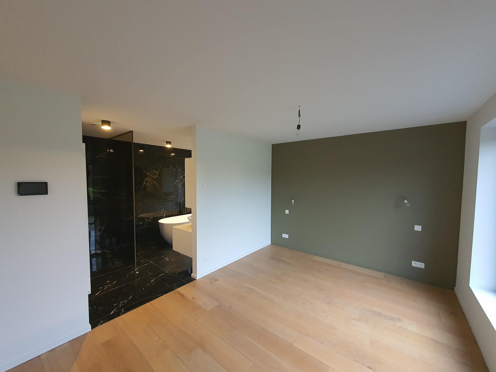 schilderen nieuwbouw slaapkamer met badkamer Vlaams Brabant
